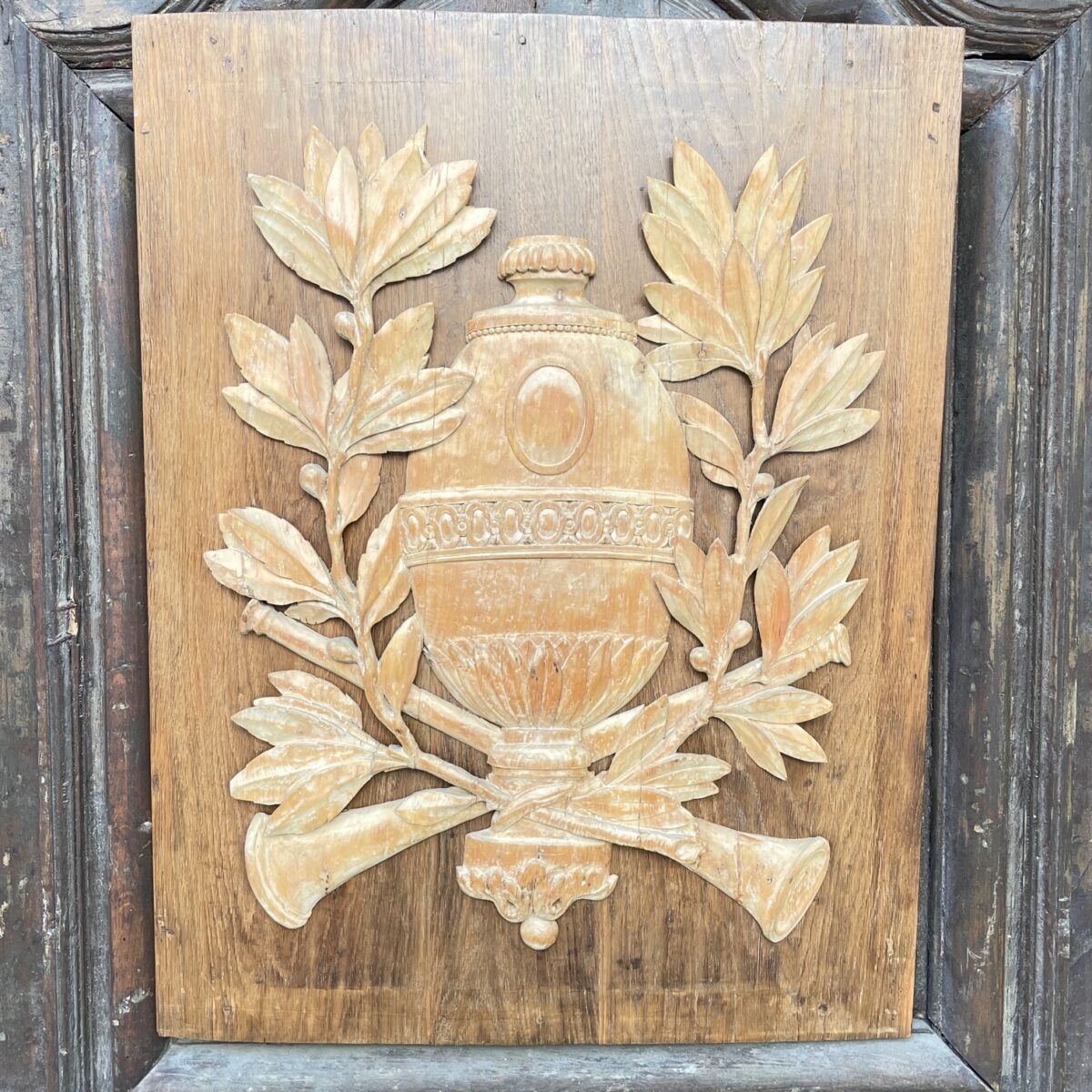 Panneau bois sculpté Antiquités Lassaussois